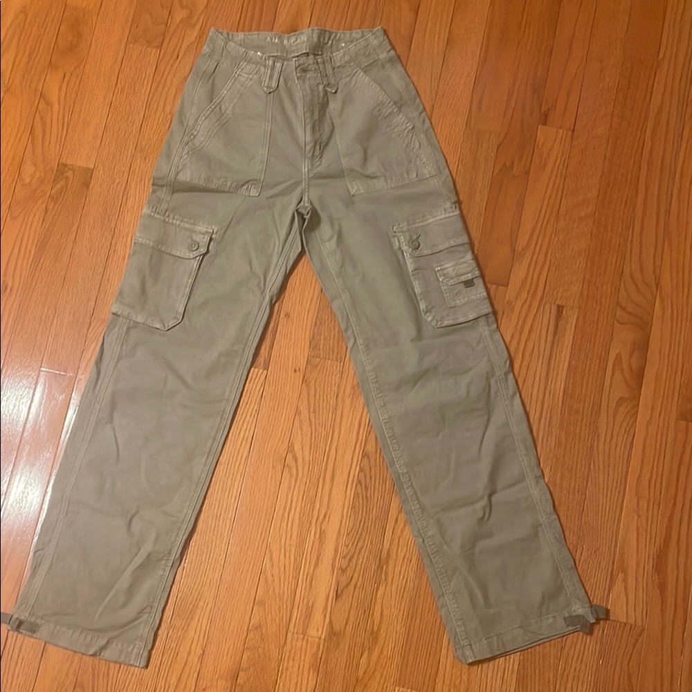 Women’s American Eagle Cargo Pants